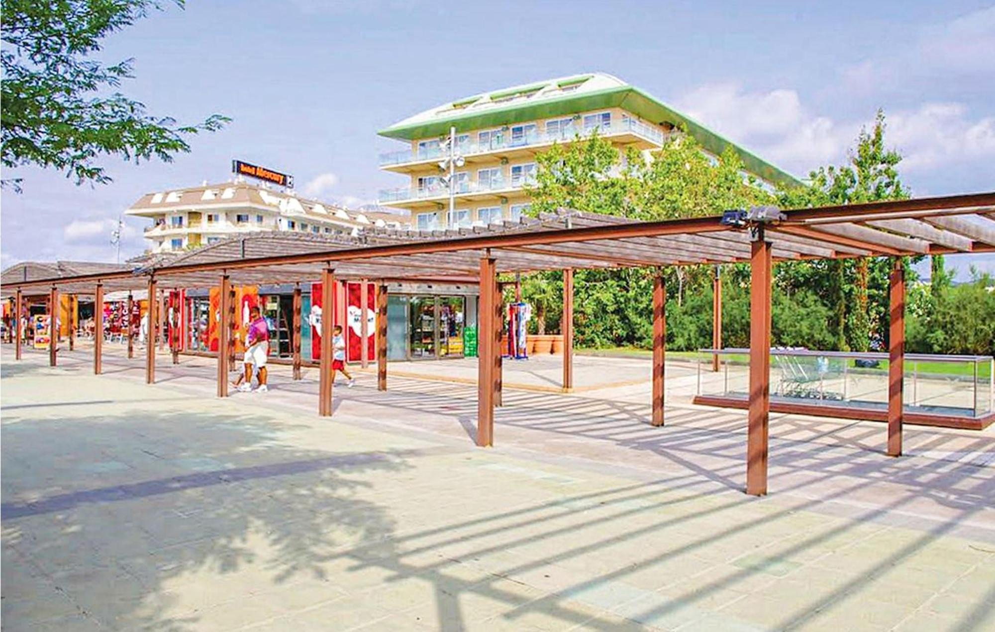 Awesome Apartment In Santa Susanna With Kitchen ภายนอก รูปภาพ